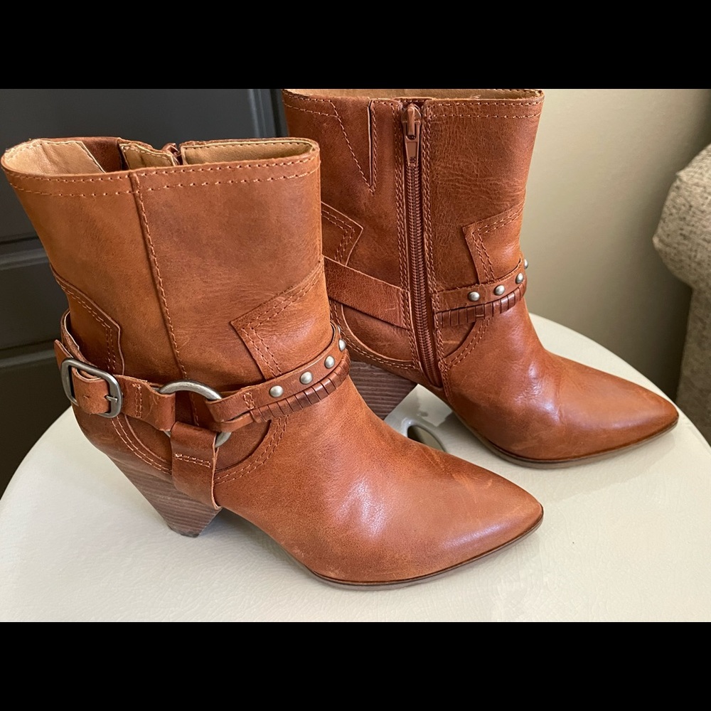Lucky Brand Medium Brown Shortie Boot